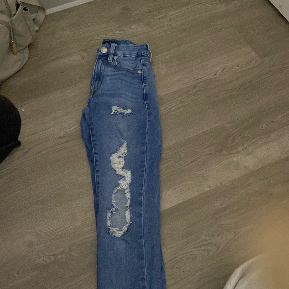Aeropostale ripped jeans size small